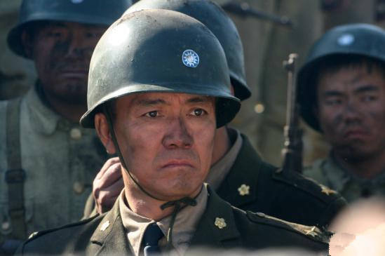李幼斌在《红日》里饰演张灵甫,国民党的衣裳都穿身上了.