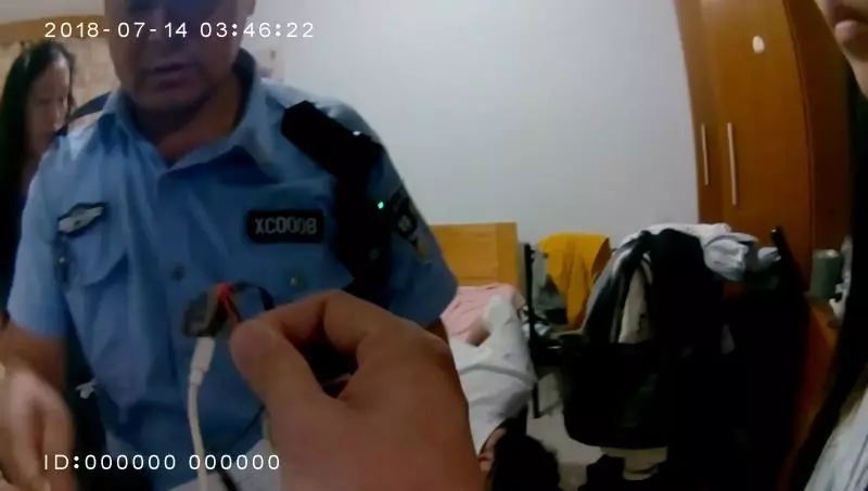 单身女孩凌晨3点惊恐报警:房里有针孔摄像头!