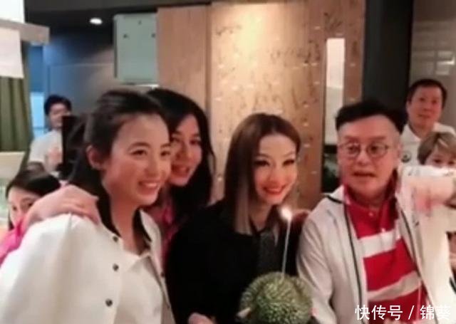 刘銮雄做军师,甘比买股票获13亿股息,淡然回应