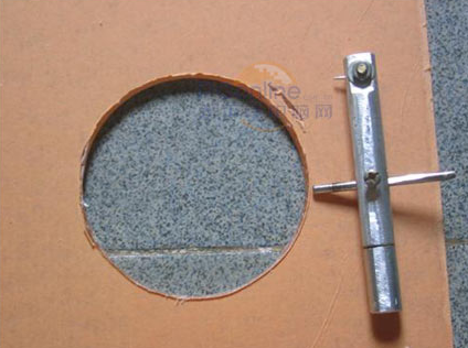 亚克力板怎么打孔和掏空呢,就是掏个圆形出来