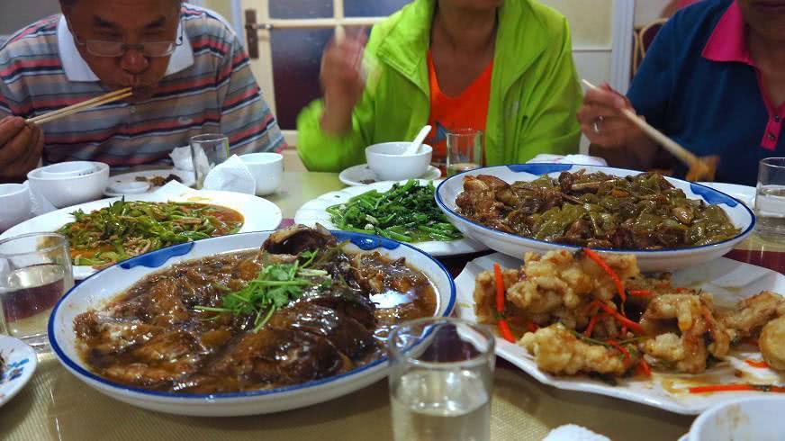 广东人的晚餐、湖南人的晚餐、东北人的晚餐,