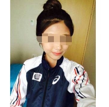 女孩和黑人结婚,半年后受不了离婚,告诉闺蜜后,闺蜜笑了