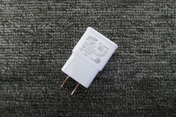 你好, 我的三星N7000手机的充电接头充不上电