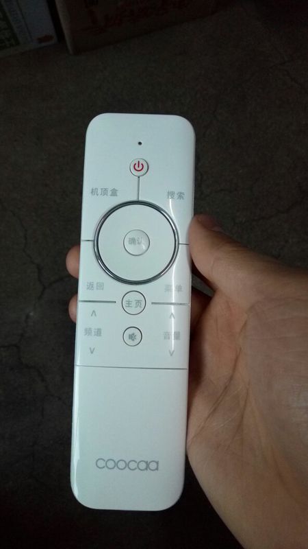 创维酷开电视,开机后有电视自带的风景图,按遥