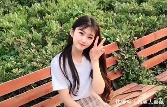 搞笑段子:前男友和她女友,把俺给拦住,用语言攻击和挑衅 赌博直营官方