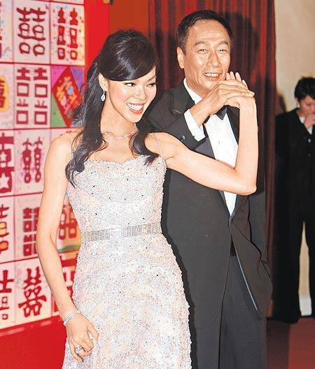 富士康创始人郭台铭68岁第4次当爹?娇妻怀上