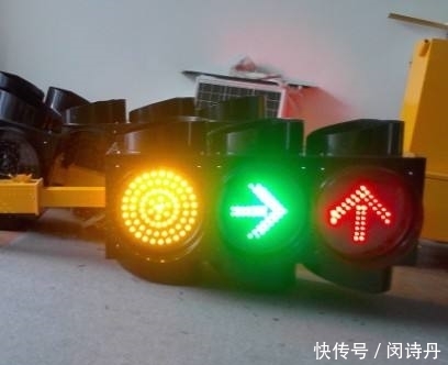 新版“红绿灯”正式启用,车主快哭了:2天扣了24分 bbin百家乐网址