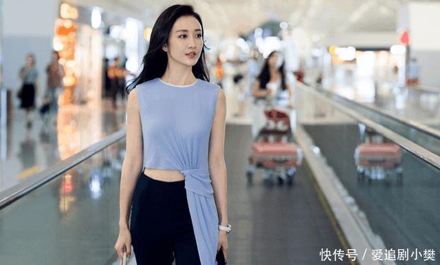 35岁王鸥和29岁李纯相差6岁, 长相相似, 在机场