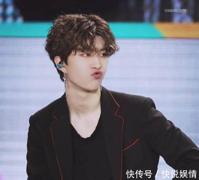 黄明昊上一秒还炫耀掰手腕厉害,下一秒就遭范