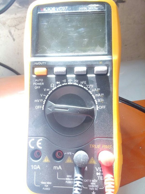 怎么才能测量出这个led灯的驱动电压和最大额