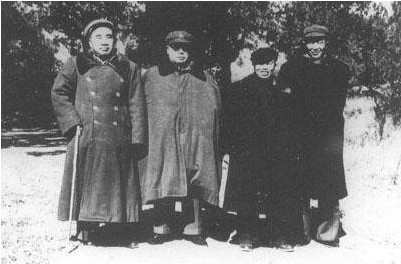 他是军界要人却未被授予军衔,毛主席称他“谭老板”,一气之下说