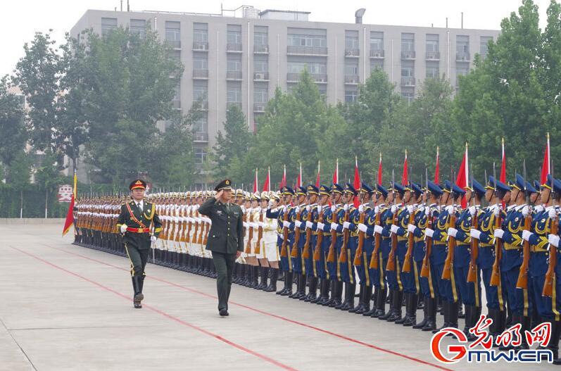 八一前夕:探秘三军仪仗队女兵中队 - 周公乐 - xinhua8848 的博客
