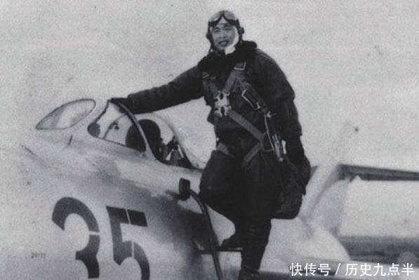 他是志愿军首位“特等功臣”,毛主席称他孤胆英雄,孙子更出名