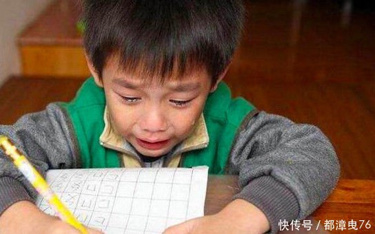 宝爸姓刘给儿子取名字,孩子第一天上学,老师:你
