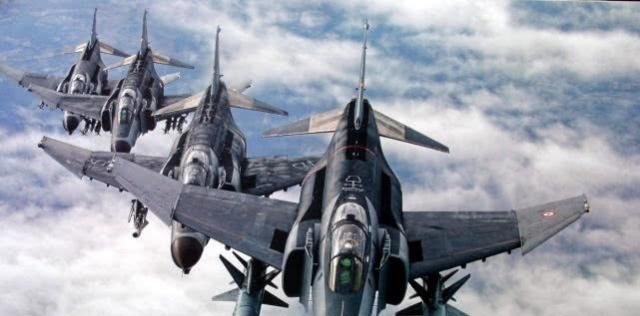 土耳其终极F4战机突发事故,号称终结者,超期