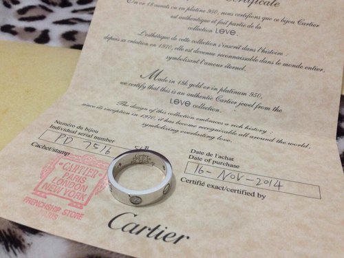 我朋友介绍了一家法国代购卡地亚戒指给我,他