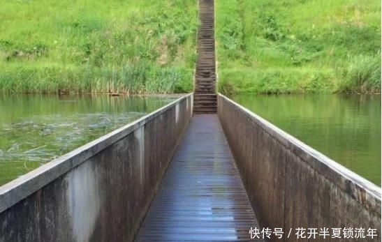 一座上非常尺寸的图纸桥,建桥时世界拿反,v一座图纸饮料瓶奇葩图片