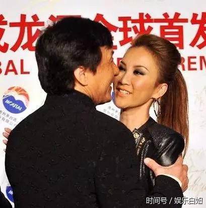 成龙女明星们合照 t013318b5449a20acd8.jpg?size=409x412