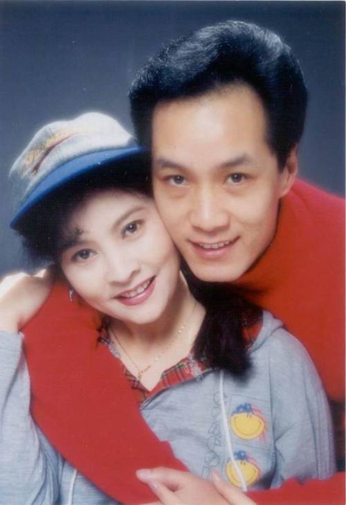 冯远征庆祝结婚25周年！因为一个错误决定，导致他们至今无子