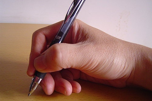 正确的握笔姿势是什么地方用力_360问答