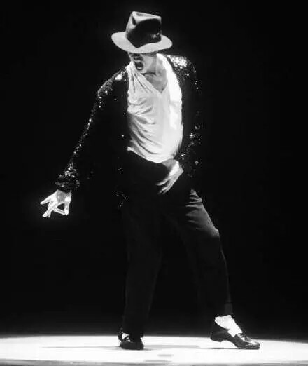 跪求迈克尔杰克逊鬼步图,当头像的,背影,类似于