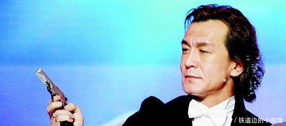 他因撞脸李咏走红,咏哥一句话改变了他人生,如