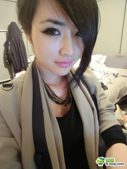 求p个能火的那个女神叫什么