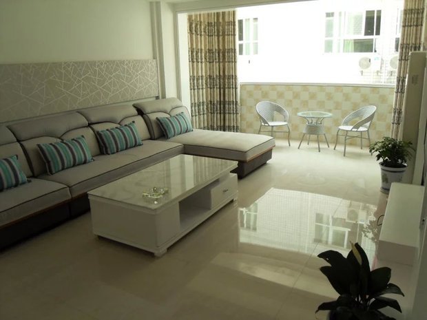 2015年农历8月男主72年2月29日辰时 ,女主 73