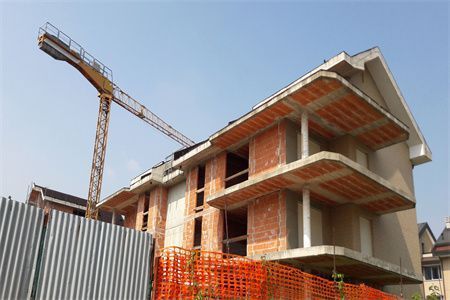 钢结构厂房灯具安装视频（钢结构厂房灯具安装方法）