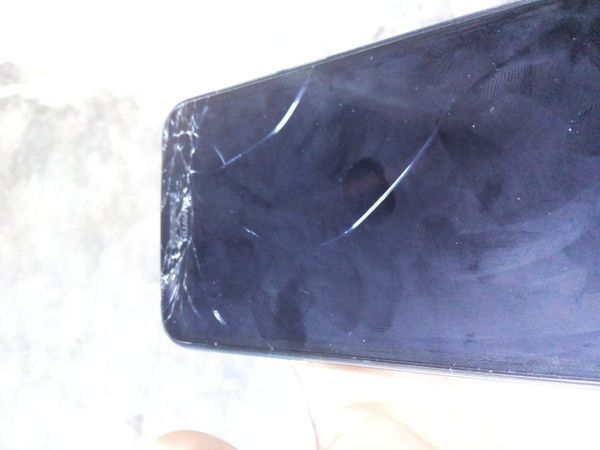 怎么看手机是屏幕碎了还是钢化膜碎了,还有我