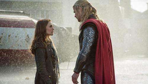 《雷神1》中雷神明明有个女朋友, 为何在《复