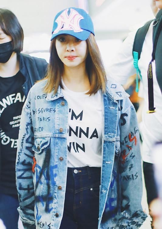 太仙了!蔡依林流粉色眼泪秀精致锁骨