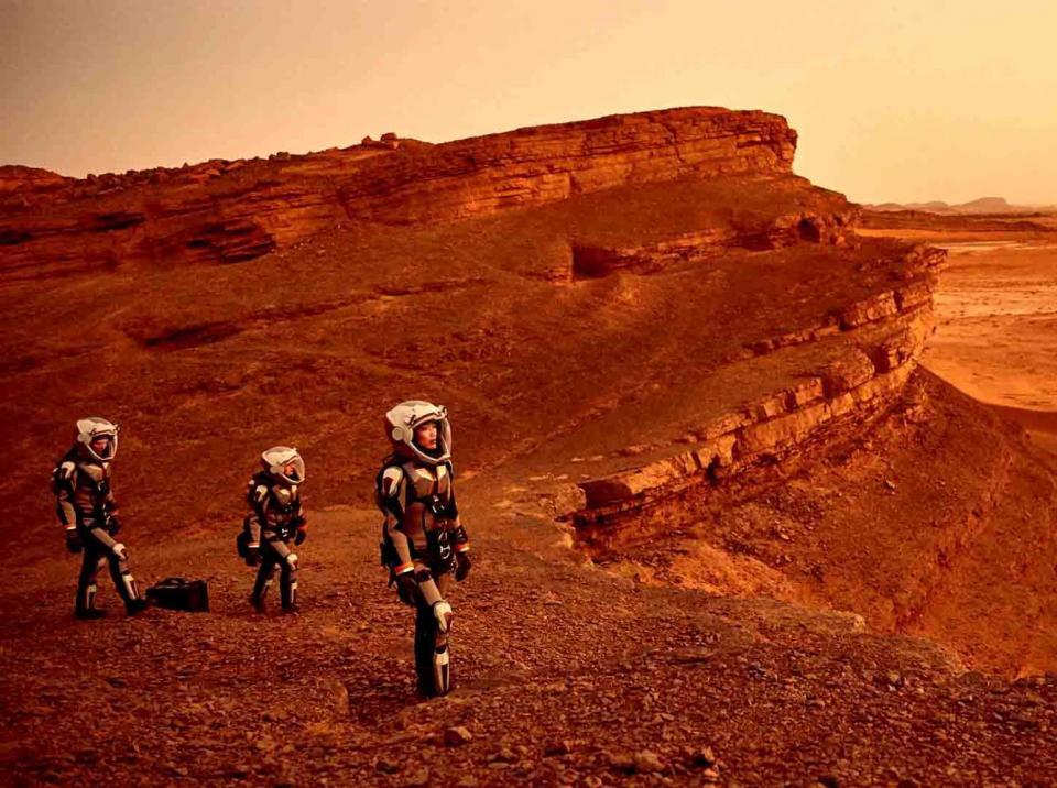 火星和地球一样拥有多样的地形,有高山,平原和峡谷.