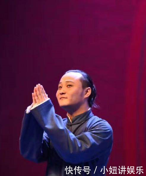 闫云达520凌晨更新了一条微博,抽烟吐雾,退社