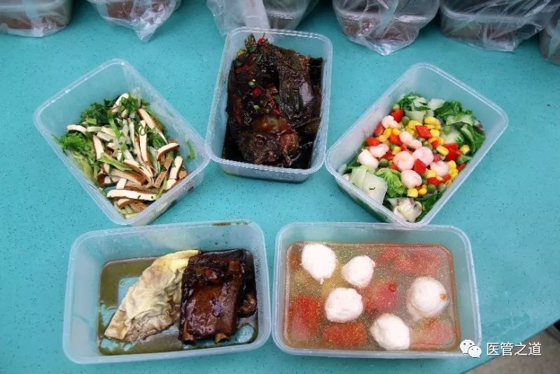 除夕 白衣天使为健康\"守岁\"