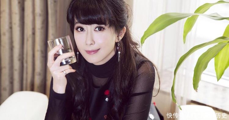 庭苇从小就有一个愿望想,就是成为琼瑶小说中