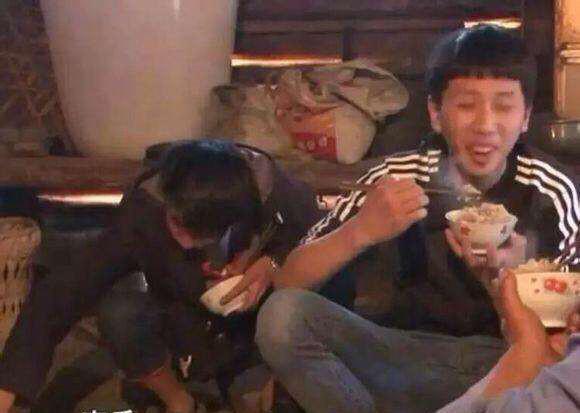 知大家是否还记得《变形计》中铁骨铮铮的真香王境泽