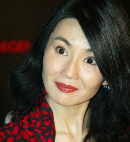 汶川地震中捐款的明星,黄晓明捐2千万,他卖掉