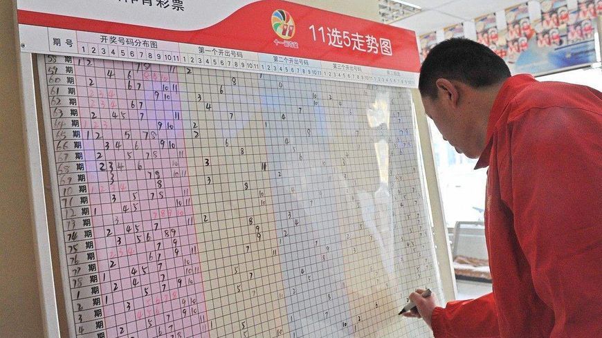 见头奖空开,老彩民坐不住了:难道也学大乐透的