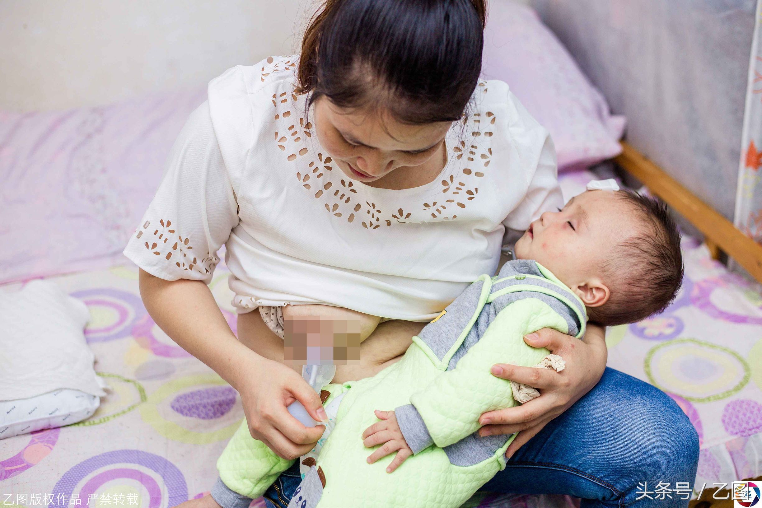 孩子重症无钱治,90后妈妈卖乳一月无人问津,万