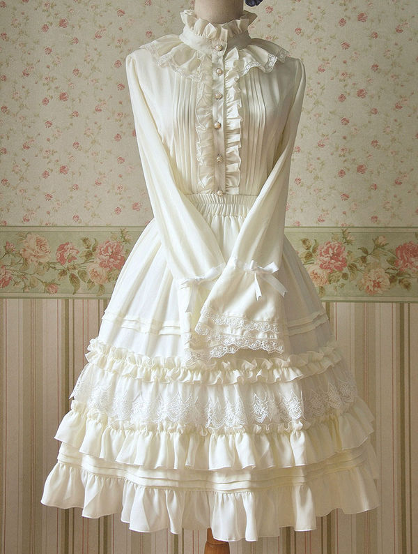 有没有显得可爱的小洋装推荐?_360问答