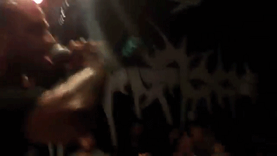 这不是个正经教堂,朗诵经文要用重金属摇滚