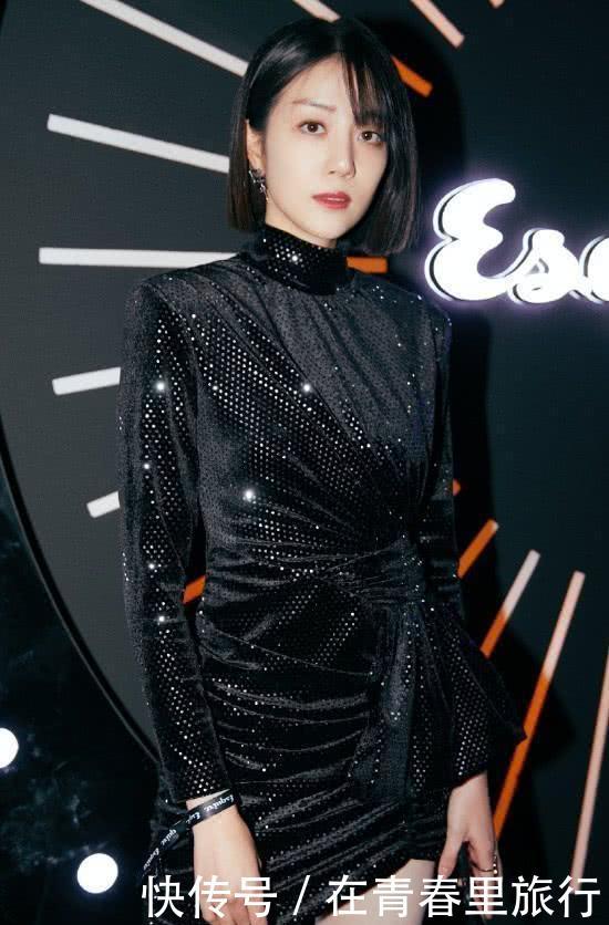 李溪芮穿着气垫鞋来保护腿,露出自己的真实腿长