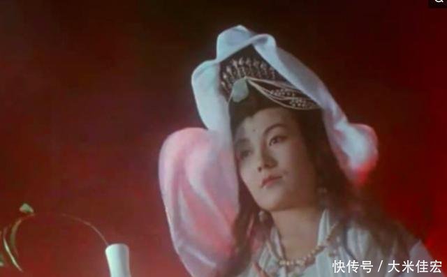 同样是出演观世音, 左大玢的被认为是真菩萨, 而