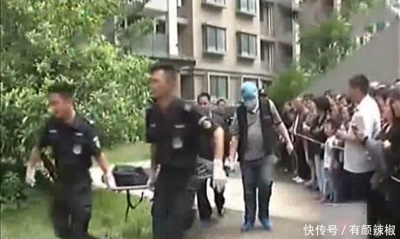 14岁男孩在家睡觉被砍死 父亲痛不欲生 继母被