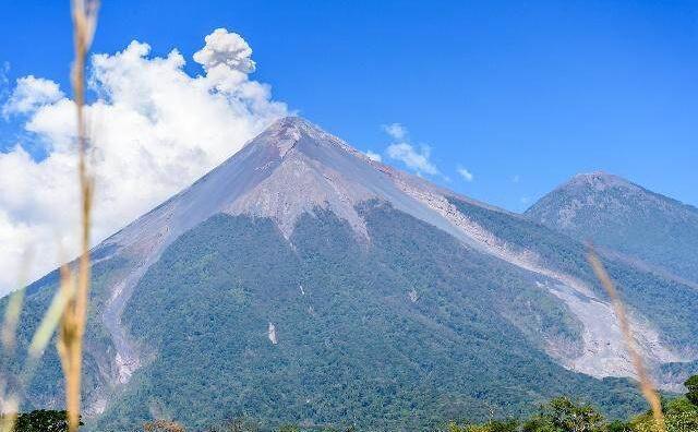 又一座火山爆发!覆盖相邻7个城市,影响170万人