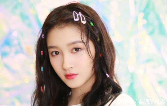 鹿晗刚过完生日又和女友重聚,关晓彤现身剧组