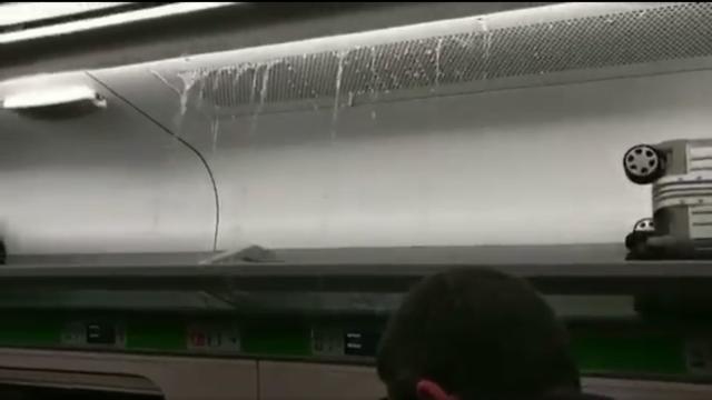 早干嘛了!英国花57亿英镑买的日本高铁首日就坏,民众:换中国的