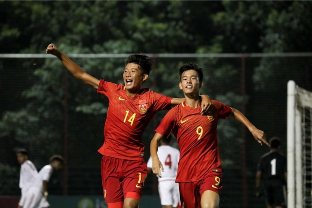 中国足球未来希望:14岁国少新星3场狂进4球并