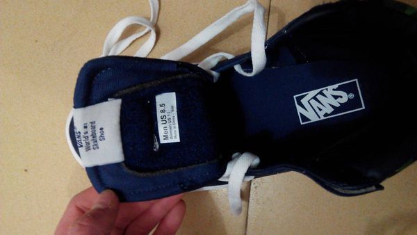 万斯怎么看鞋标?_360问答